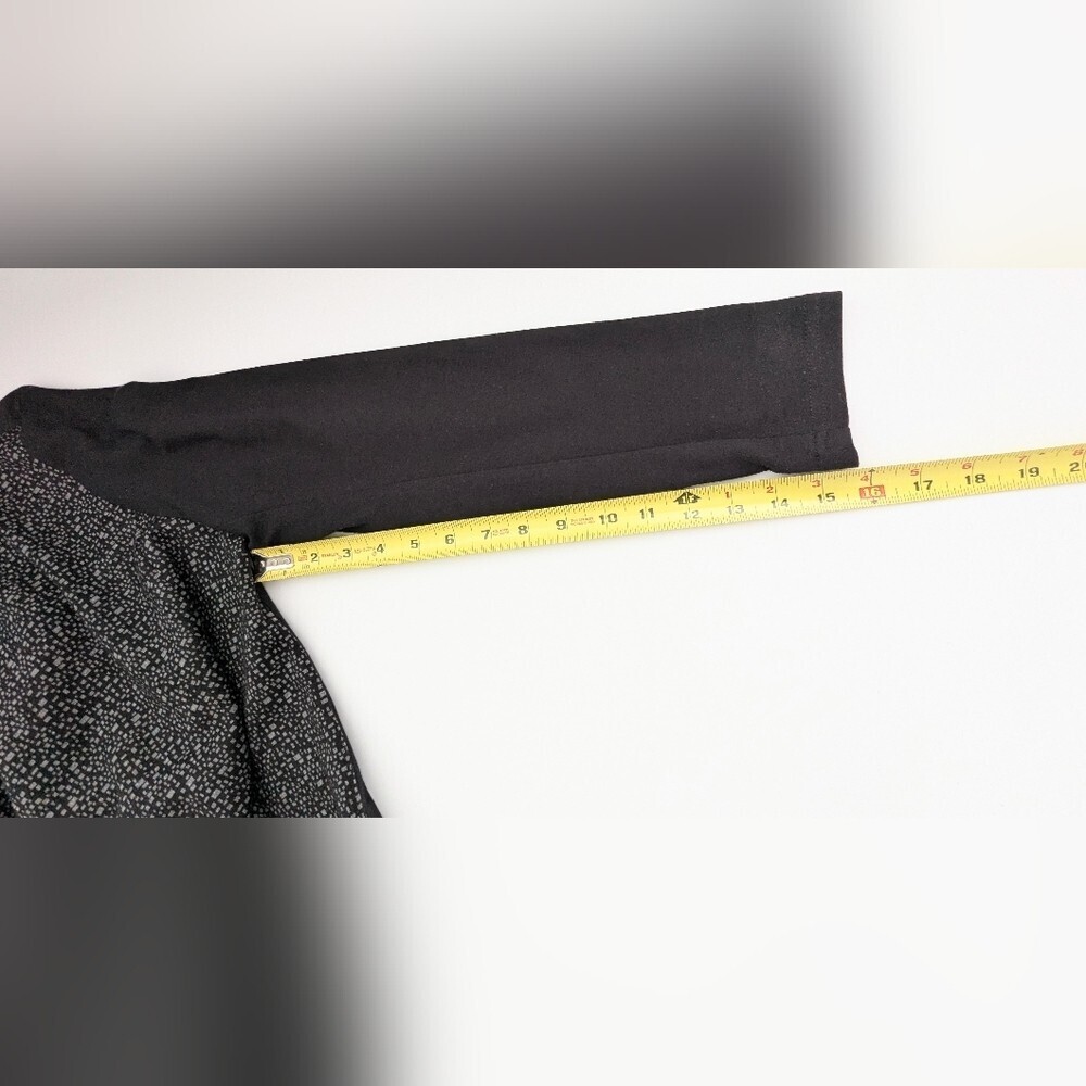 Chic Women's (Large) Black & Gray Asymetrical Open-Front Blazer/Jacket - Picture 5 of 11